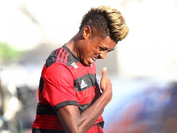 Bruno Henrique festeja gol contra o Botafogo — Foto: Andre Durão