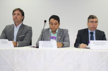 Afirmação foi feita pelo vice-presidente do Cosems/AL, Rodrigo Buarque (ao centro), em Encontro Estadual sobre o Orçamento Público de Alagoas