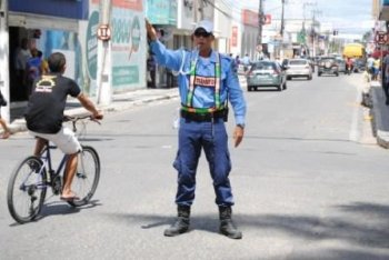Trabalho dos agentes tem sido essencial para ordenamento do trânsito na segunda maior cidade de Alagoas