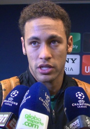Neymar falou com a imprensa após a derrota de goleada para o PSG em Paris (Foto: Ivan Raupp)