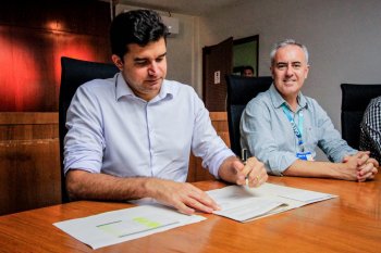 Rui Palmeira e Caixa Econômica assinam contratos para realização de obras em Maceió. Foto: Pei Fon/ Secom Maceió
