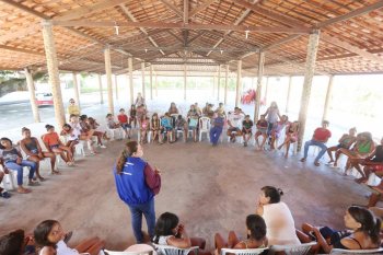 A reunião teve o objetivo de sensibilizar as crianças e adolescentes atendidos pelo CRAS sobre a importância dos recursos naturais de Marechal Deodoro e coleta seletiva