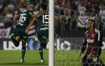 Deyverson e Gustavo Gómez marcaram os gols do verdão no clássico. (foto: César Greco/Agência Palmeiras)