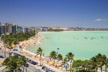Orla da cidade irá receber instalações a fim de melhorar a experiência do usuário que frequenta as praias de Maceió. Foto: Arquivo Semtur