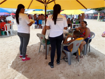 O Praia Limpa conta com a participação de alunos de Fisioterapia do Centro Universitário