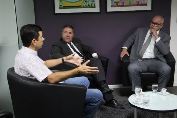 Hugo Wanderley se reuniu com o promotor Alberto Fonseca e o procurador-geral em exercício, Márcio Roberto Tenório