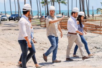Governador Renan Filho e secretário Rafael Brito visitam obras de resort em em construção em Ipioca