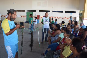 Modelo de cultivo de sururu foi apresentado a pescadores e marisqueiras (Foto: Luiz Rios/Ascom Semtur) 
