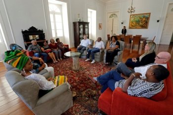 Lideranças do movimento negro se reúnem com o governador Renan Filho, no Palácio Museus Floriano Peixoto (Foto: Márcio Ferreira)