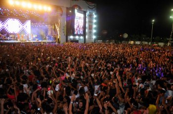 Mais de 30 mil pessoas estiveram na primeira noite, no estacionamento de Jaraguá. Foto: Marco Antônio/ Secom Maceió