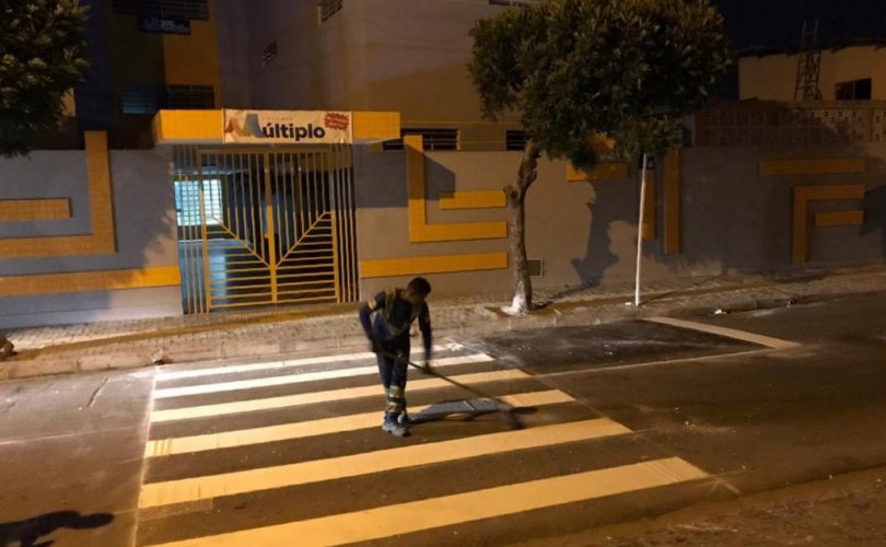 Na Avenida Maceió, novas faixas de pedestres auxiliarão na travessia em segurança