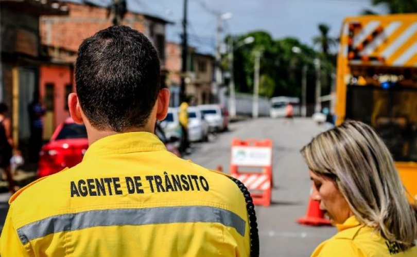 Rua Alcebíades Valente voltará a ser mão dupla nesta sexta-feira (15). Foto: Pei Fon/ Secom Maceió