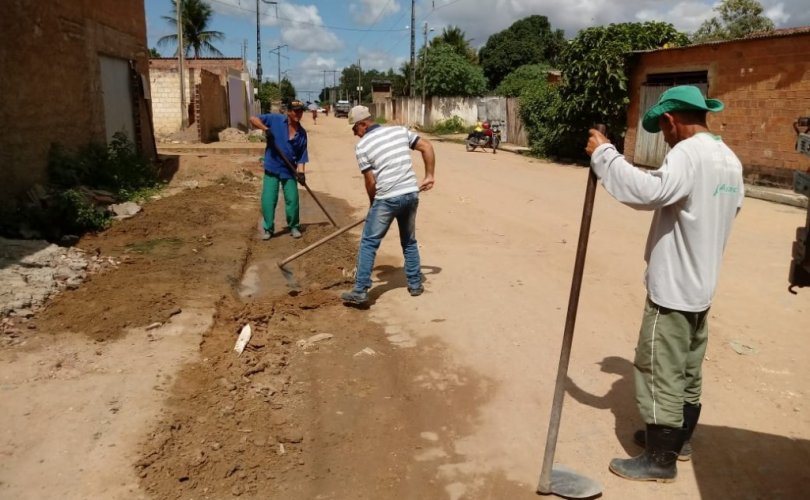 Prefeitura faz limpeza e desobstrução de galerias em bairros de Arapiraca