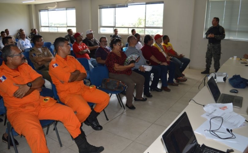 Reunião ocorreu no Auditório do Batalhão de Polícia de Radiopatrulha (BPRp), no bairro do Farol - Maxwell Oliveira