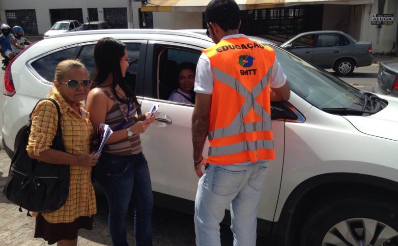 A blitz educativa vai orientar condutores e pedestres sobre segurança durante os festejos juninos