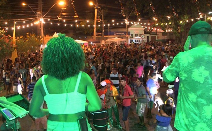 O segundo dia de Carnaval animou os foliões nos polos espalhados pela capital alagoana