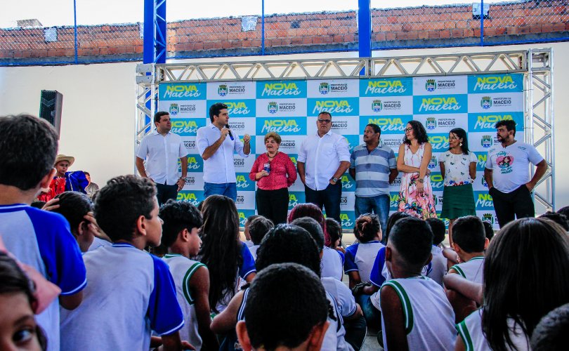 Prefeito entrega quadra para 290 alunos de Chã da Jaqueira . Fotos: Pei Fon/ Secom Maceió