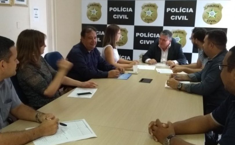Reunião na sede administrativa da Polícia Civil, definiu detalhes sobre curso de formação