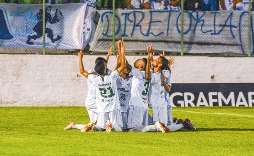 Deizinho comemora gol do Murici com os companheiros (Foto: Jailson Colácio/Ascom Murici FC)