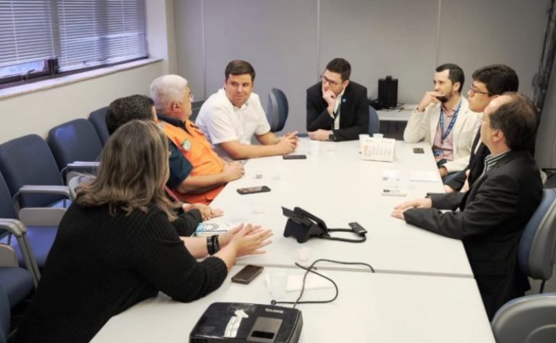 Reunião na Caixa Econômica Federal sobre a liberação do FGTS para os moradores do Pinheiro. Foto: André Lira.
