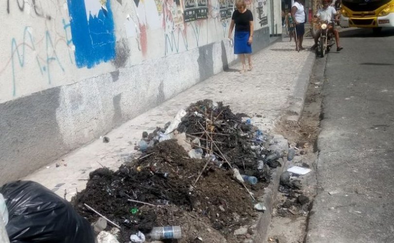 Slum já retirou mais de 3.800 toneladas de resíduos das canaletas do Centro
