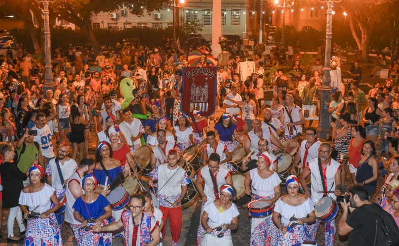 Desfile de blocos e shows marcaram a primeira noite de festa. Fotos: Átila Vieira\Secom Maceió