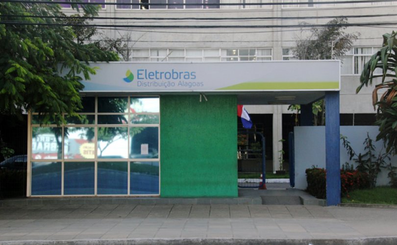 Eletrobras de Alagoas deverá passar para a iniciativa privada até o próximo ano