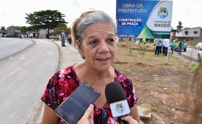 Moradora do Santa Lúcia, Marlene está ansiosa por entrega de praça Foto:Marco Antônio/SECOM Maceió