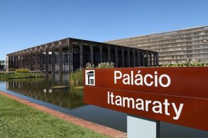 Governo Federal autoriza concurso para diplomata com 50 vagas em 2025