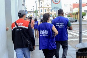 Prefeitura de Penedo orienta e fiscaliza comércio ambulante no Centro Histórico