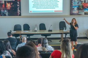 Promotora de Justiça compõe mesa de discussões para ampliação de entendimento sobre segurança alimentar