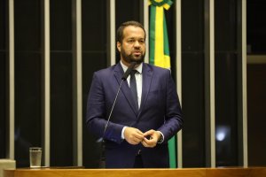 Em Brasília, secretário cita consulta pública e criação do Núcleo de Integridade como avanços na comunicação pública de AL