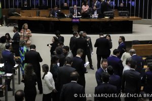 Câmara derruba decreto de Lula sobre IOF