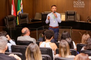 Palestra sobre finanças pessoais reúne magistrados e servidores no TJAL