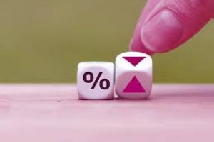 Juros do cartão de crédito sobem a 449,9% ao ano