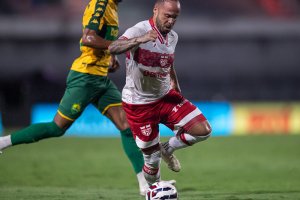 CRB e Cuiabá desperdiçam chances claras e empatam no Rei Pelé 