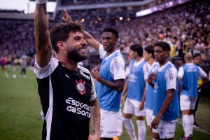 Em tarde de Yuri Alberto, Corinthians vence e afunda Santos no Brasileirão 