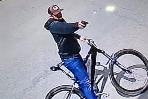 Secretaria de Segurança divulga imagem de suspeito de tentativa de homicídio no Santo Eduardo