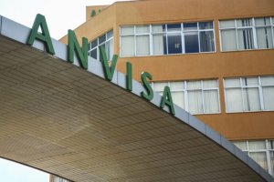 Anvisa proíbe comercialização de medicamentos e complemento alimentar