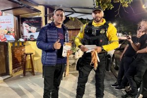 Maio Amarelo: SMTT Penedo orienta motociclistas que trabalham com entrega