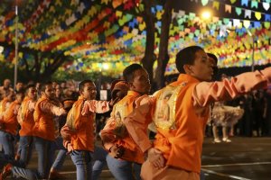 Com origem europeia, festas juninas misturam devoção, comidas e danças