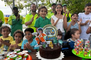 Garis de Maceió participam do aniversário do pequeno Gael, de 4 anos