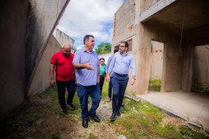 Obras de ginásio esportivo da Escola Municipal Zumbi dos Palmares avançam no Clima Bom