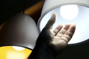 Contas de luz permanecem com bandeira tarifária vermelha em julho