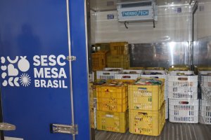 Sesc Mesa Brasil coleta mais de 1.400 quilos de alimentos doados pela Prefeitura de Maceió