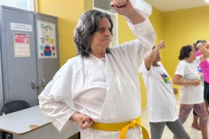 Deficiente visual supera limites no karatê adaptado