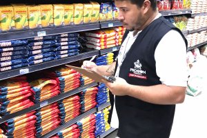 Procon Penedo realiza pesquisa de preço sobre itens da cesta básica de alimentos