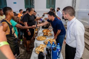 Acolhidos da Casa de Ranquines recebem visita do vice-prefeito Rodrigo Cunha
