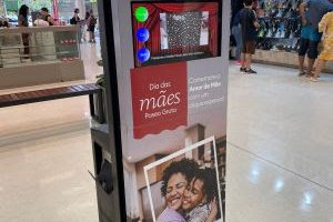 Carrefour Property ativa totens de fotos em galerias para celebrar o Dia das Mães
