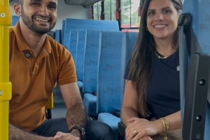 Novo Lino recebe dois novos ônibus escolares e prefeita Marcela Gomes reforça compromisso com a educação